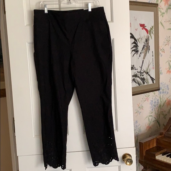 Chico's Pants - Black cropped pants